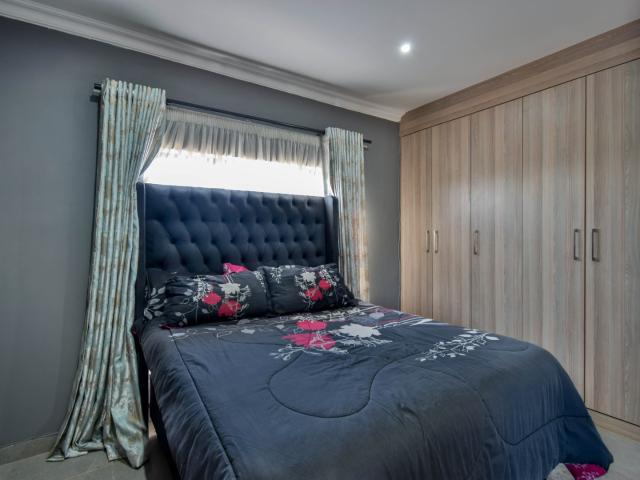 Townhouse for sale in Waterkloof, Gauteng