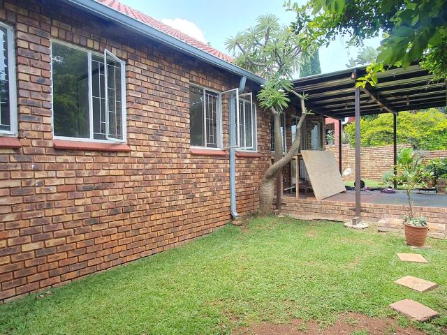 Townhouse for sale in Waterkloof, Gauteng