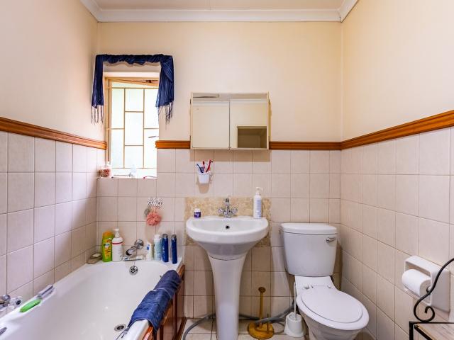 Townhouse for sale in Waterkloof, Gauteng