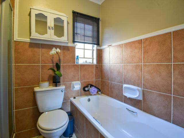 Townhouse for sale in Waterkloof, Gauteng