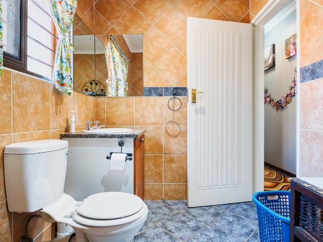 Townhouse for sale in Waterkloof, Gauteng