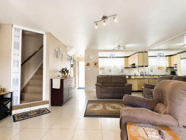 Townhouse for sale in Seaview, Kwazulu-natal