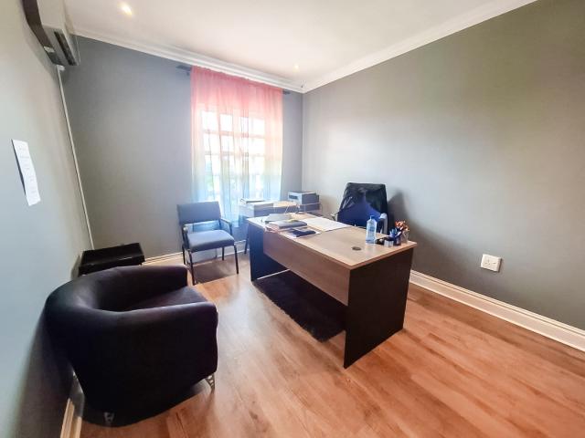 Townhouse for sale in Mount Edgecombe