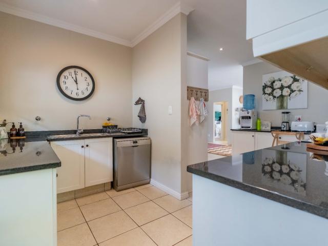 Townhouse for sale in Mt Edgecombe, Kwazulu-natal