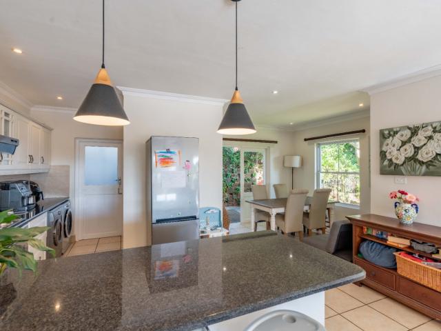 Townhouse for sale in Mount Edgecombe, Kwazulu-natal