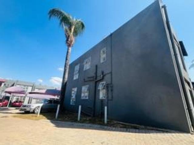 Townhouse for sale in Vosloorus, Gauteng