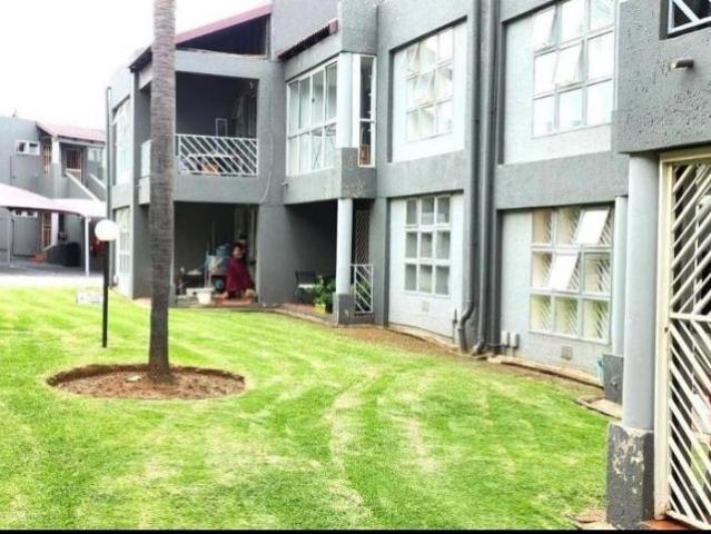 Townhouse for sale in Vosloorus, Gauteng