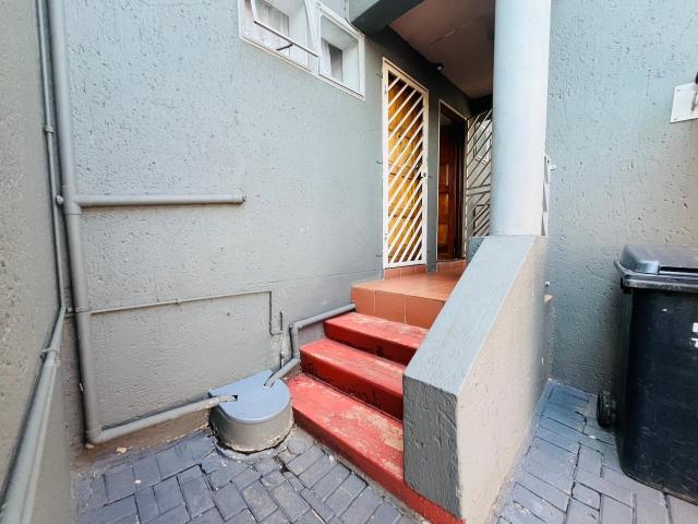 Townhouse for sale in Vosloorus, Gauteng