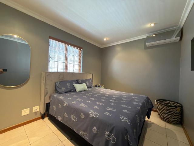 Townhouse for sale in Seaview, Kwazulu-natal