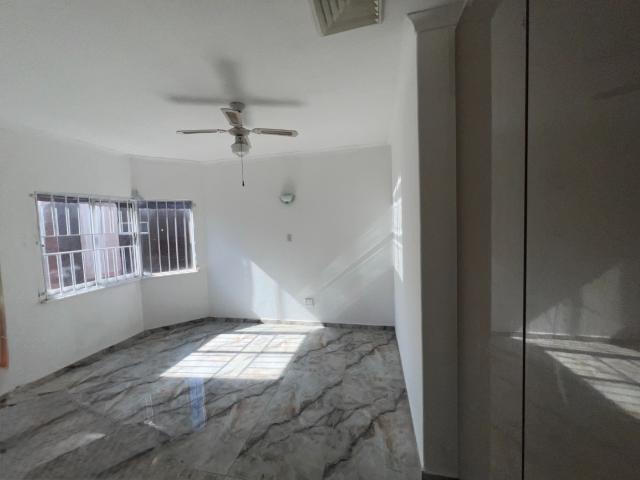 Townhouse for sale in Seaview, Kwazulu-natal