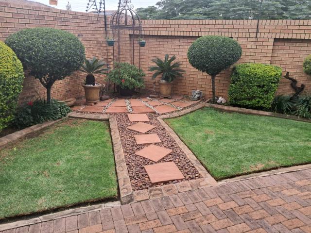 Townhouse for sale in Ekurhuleni, Gauteng