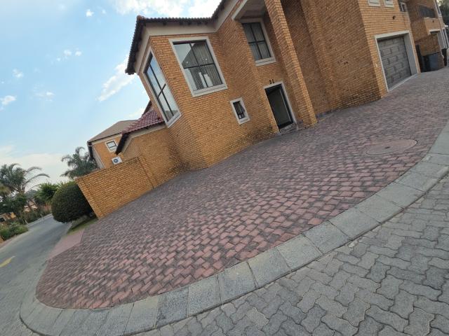 Townhouse for sale in Ekurhuleni, Gauteng