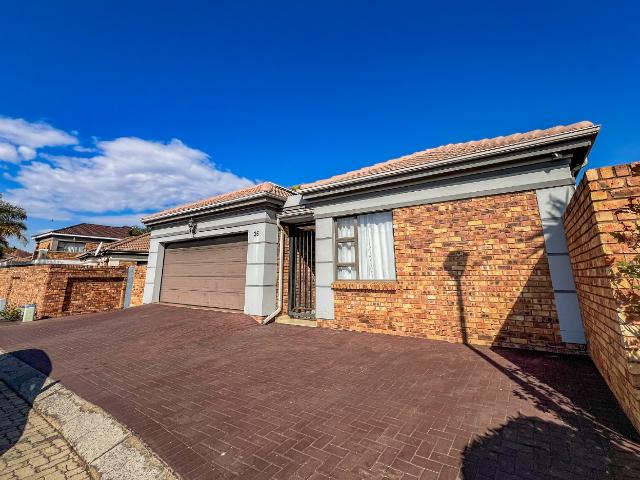 Townhouse for sale in Ekurhuleni, Gauteng