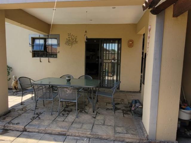 Townhouse for sale in Ekurhuleni, Gauteng