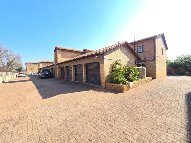 Townhouse for sale in Ekurhuleni, Gauteng