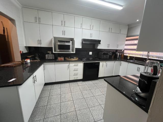Townhouse for sale in Ekurhuleni, Gauteng
