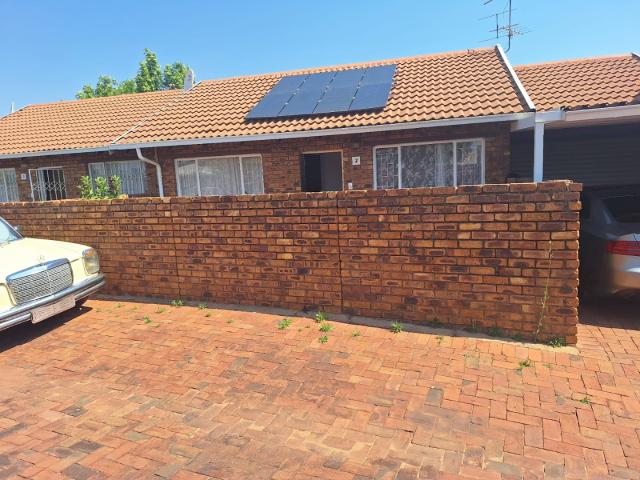 Townhouse for sale in Ekurhuleni, Gauteng