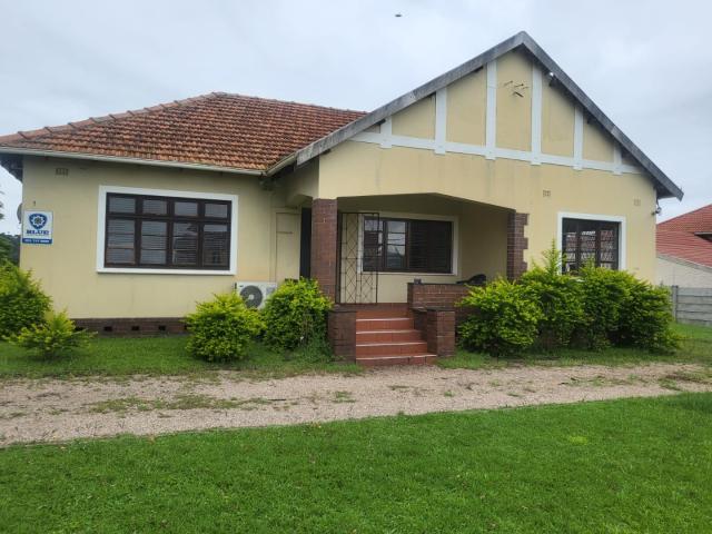 Townhouse for sale in Queensburgh, Kwazulu-natal