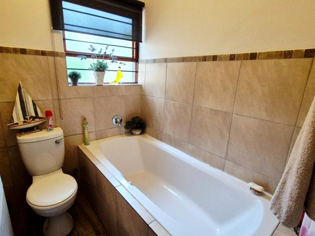Townhouse for sale in Ekurhuleni, Gauteng