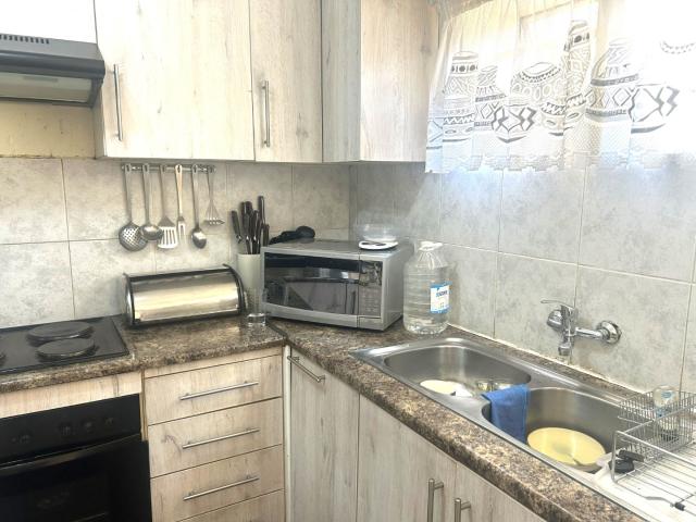 Townhouse for sale in Oakdene, Vosloorus