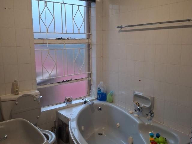Townhouse for sale in Vosloorus, Gauteng