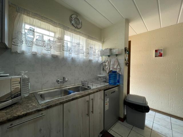 Townhouse for sale in Oakdene, Vosloorus