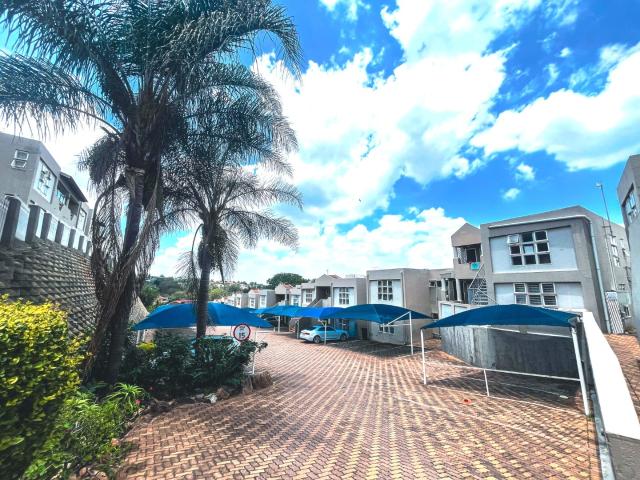 Townhouse for sale in Oakdene, Vosloorus