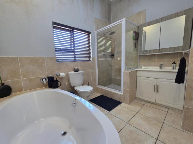 Townhouse for sale in Vosloorus, Gauteng