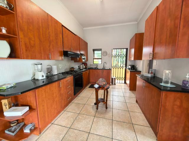 Townhouse for sale in Vosloorus, Gauteng