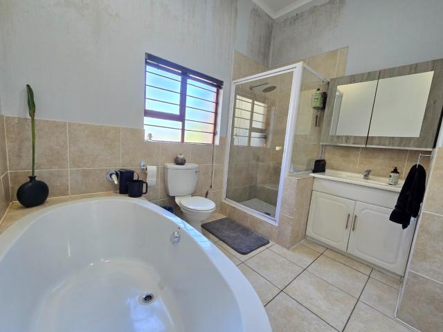 Townhouse for sale in Vosloorus, Gauteng
