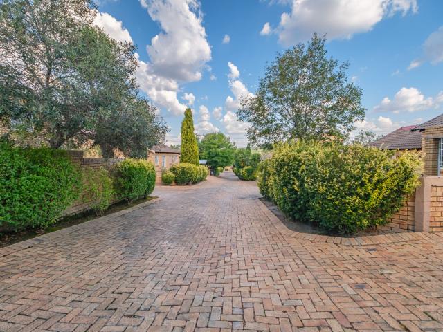 Townhouse for sale in North & Sandton, Randburg