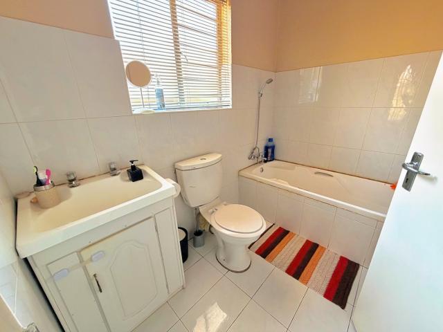 Townhouse for sale in Vosloorus, Gauteng