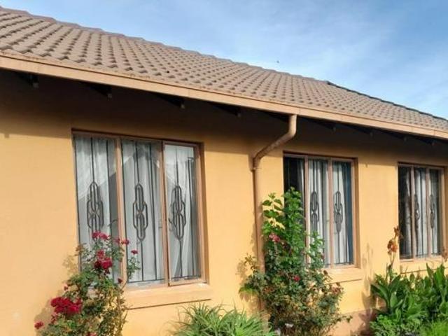 Townhouse for sale in Vosloorus, Gauteng