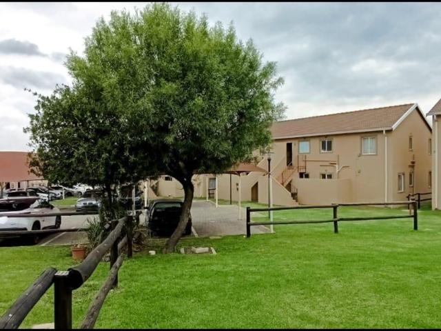 Townhouse for sale in Vosloorus, Gauteng