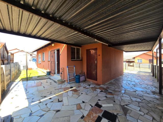 Townhouse for sale in Vosloorus, Gauteng