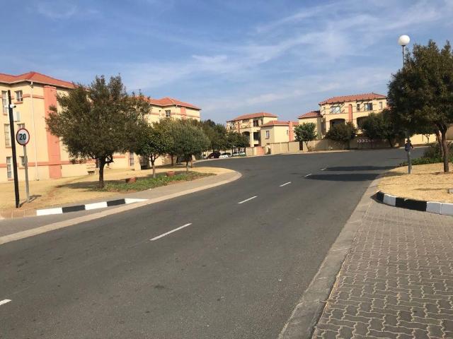 Townhouse for sale in Vosloorus, Gauteng