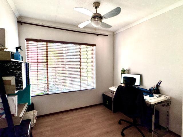 Townhouse for sale in Waterkloof, Gauteng