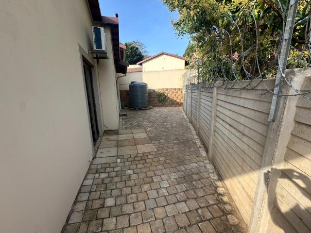 Townhouse for sale in Durban North, Kwazulu-natal