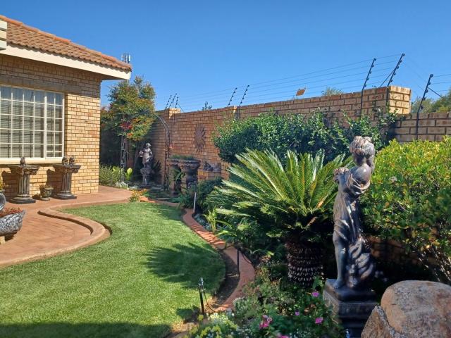 Townhouse for sale in Koppies, Free State