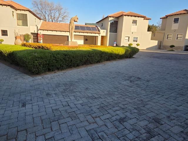 Townhouse for sale in Randhart, Ekurhuleni