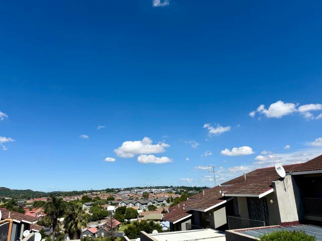 Townhouse for sale in Vosloorus, Gauteng