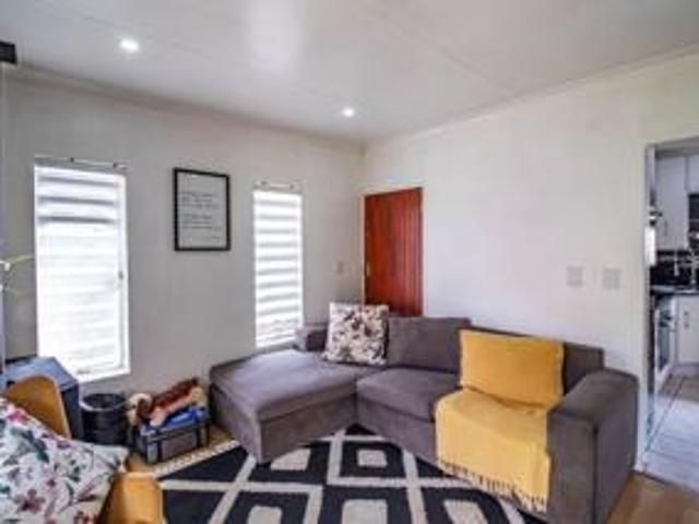 Townhouse for sale in Vosloorus, Gauteng