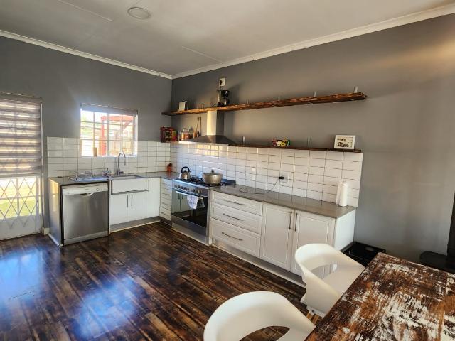 Townhouse for sale in Mohlakeng, Gauteng