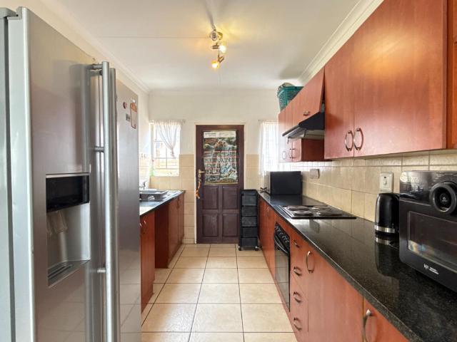 Townhouse for sale in Vosloorus, Gauteng