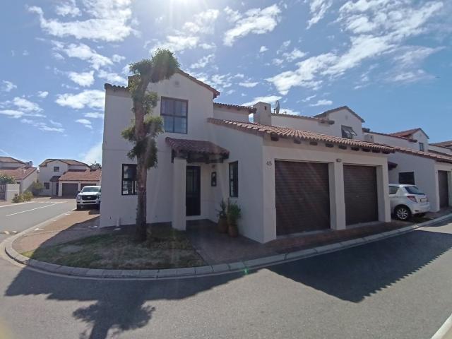 Townhouse for sale in Milnerton, Western Cape