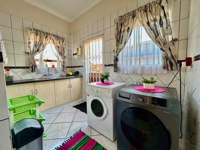 Townhouse for sale in Tlhabane, North West