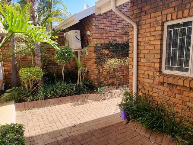 Townhouse for sale in Tlhabane, North West