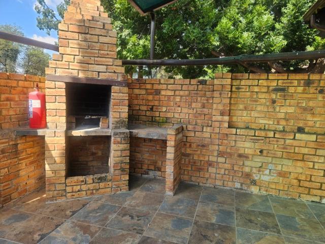 Townhouse for sale in Tlhabane, North West