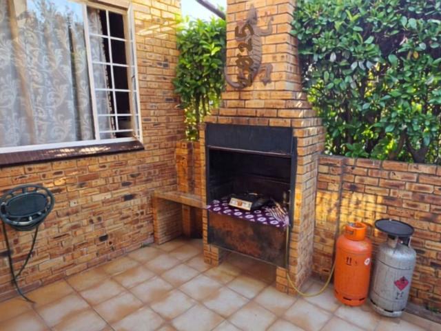 Townhouse for sale in Tlhabane, North West