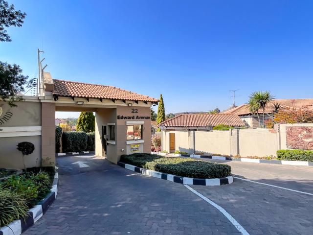 Townhouse for sale in Vosloorus, Gauteng